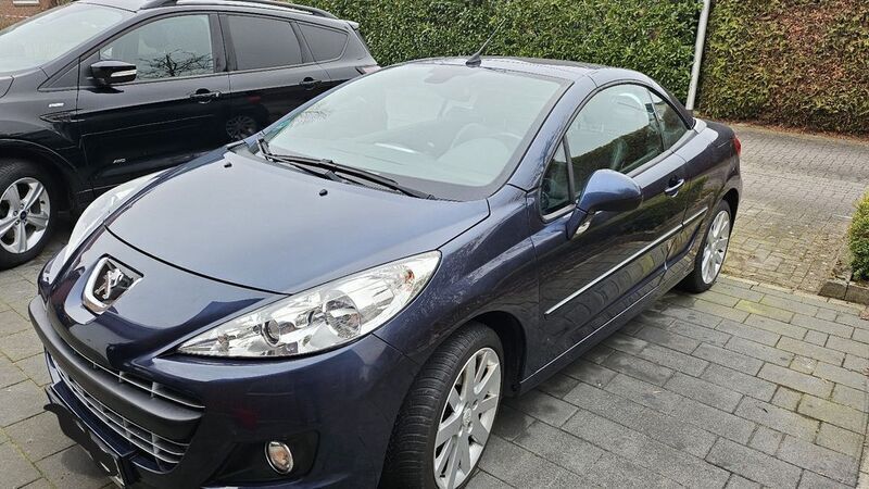 Blau Gebraucht 2013 Peugeot 207 CC Allure Cabrio | 5.900 € (Fairer Preis) - Bild 1/4