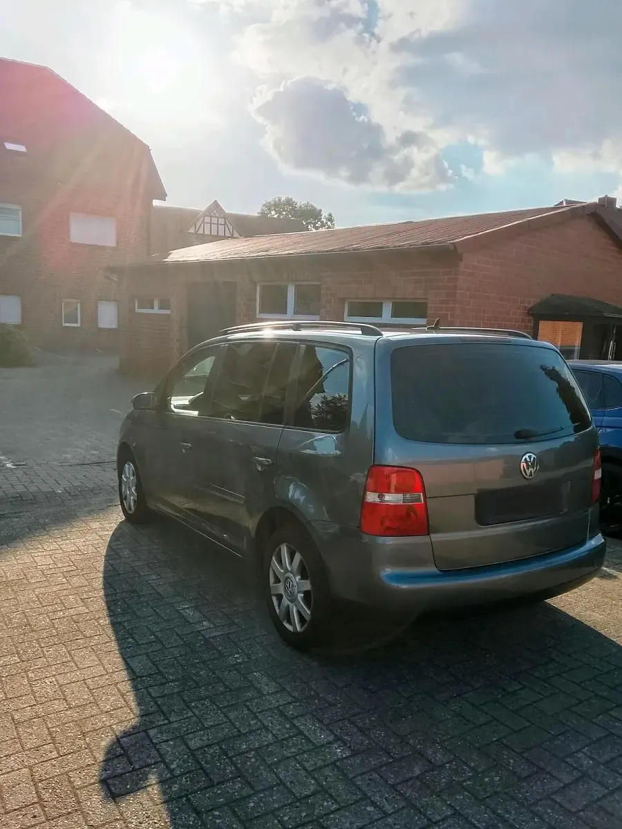 Gebraucht VW Touran 105 PS (77 kW) 2006 Grau Van / Kleinbus