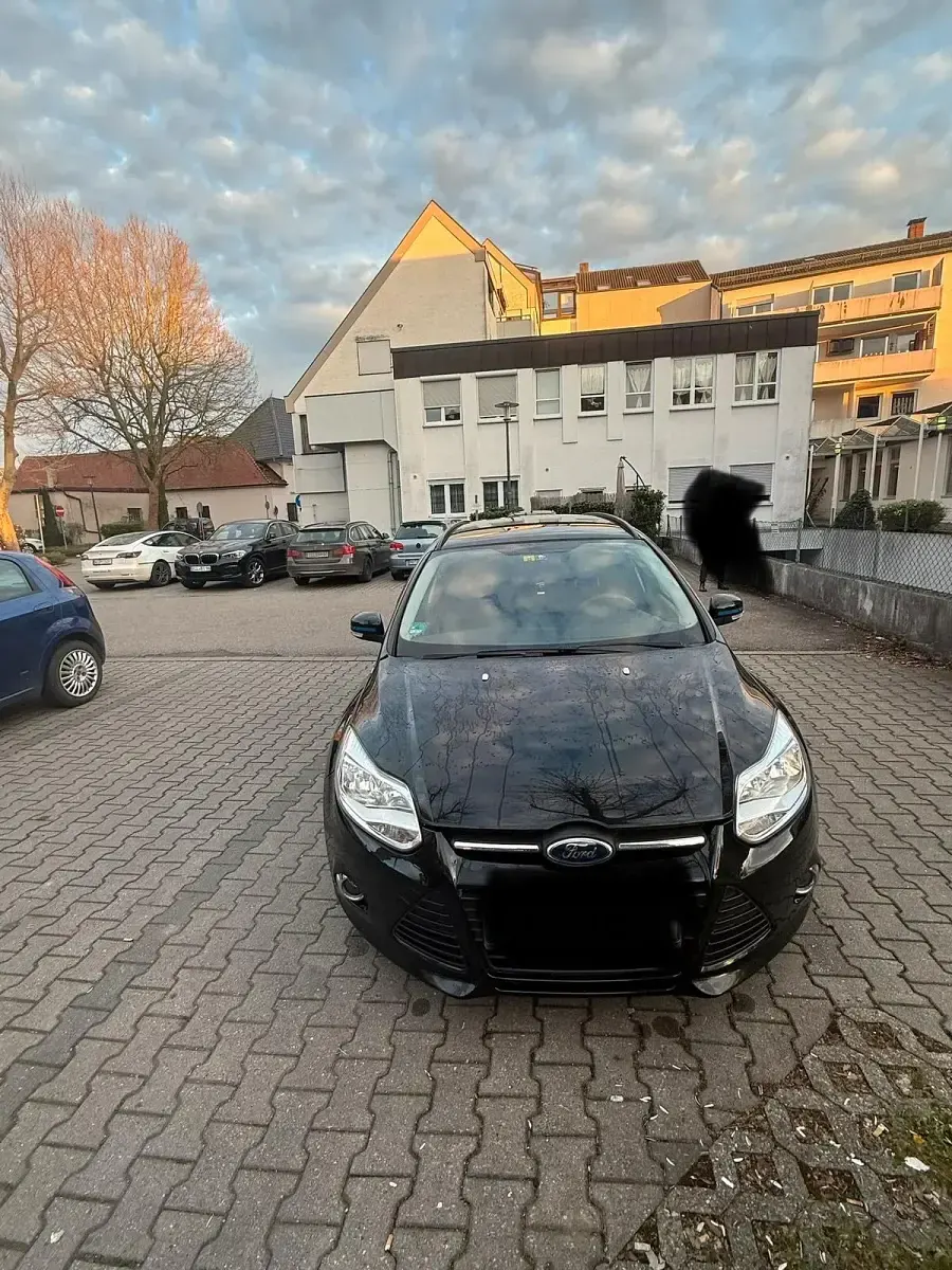 Gebraucht Ford Focus Trend 116 PS (85 kW) 2012 Schwarz Kombi