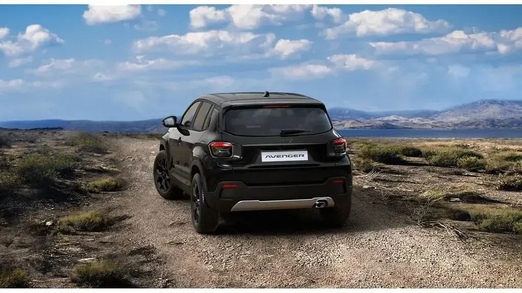 Neu Jeep Avenger 156 PS (114 kW) 2026 Schwarz SUV