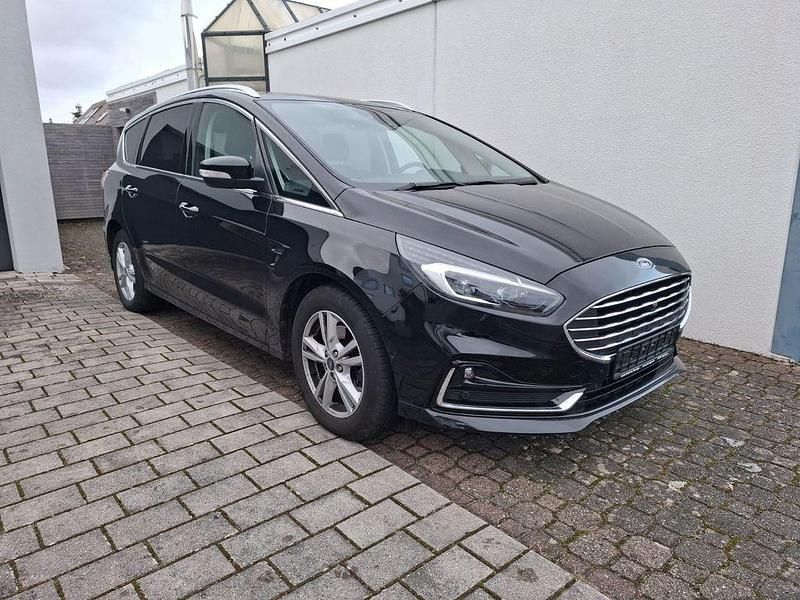 Gebraucht Ford S-MAX Titanium 190 PS (139 kW) 2020 Schwarz Van / Kleinbus