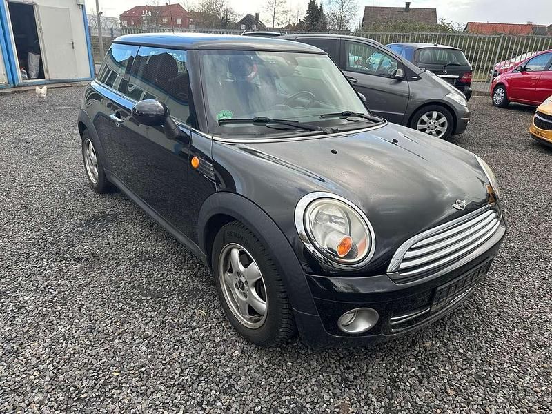 Gebraucht Mini Cooper 120 PS (88 kW) 2009 Midnight black metallic Kleinwagen