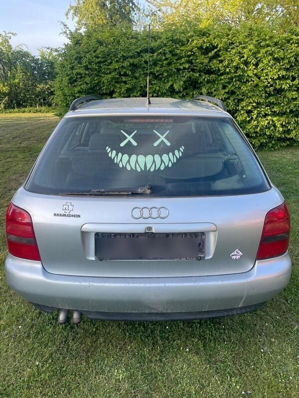 Silber Gebraucht 1996 Audi A4 Kombi | 700 € (Superpreis) - Bild 1/4