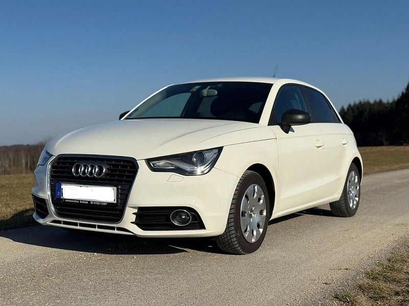 Weiß Gebraucht 2012 Audi A1 Kleinwagen | 9.800 € (Fairer Preis) - Bild 1/4