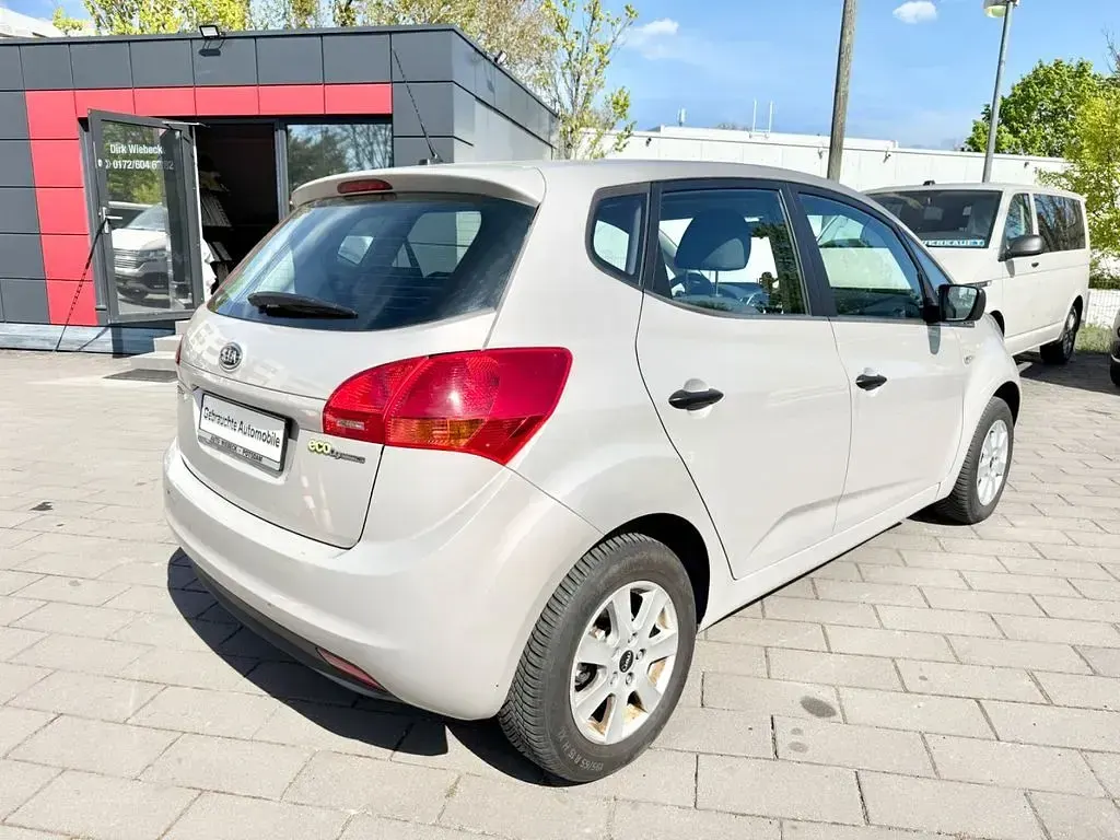Gebraucht Kia Venga Vision 90 PS (66 kW) 2010 Silber Kleinwagen