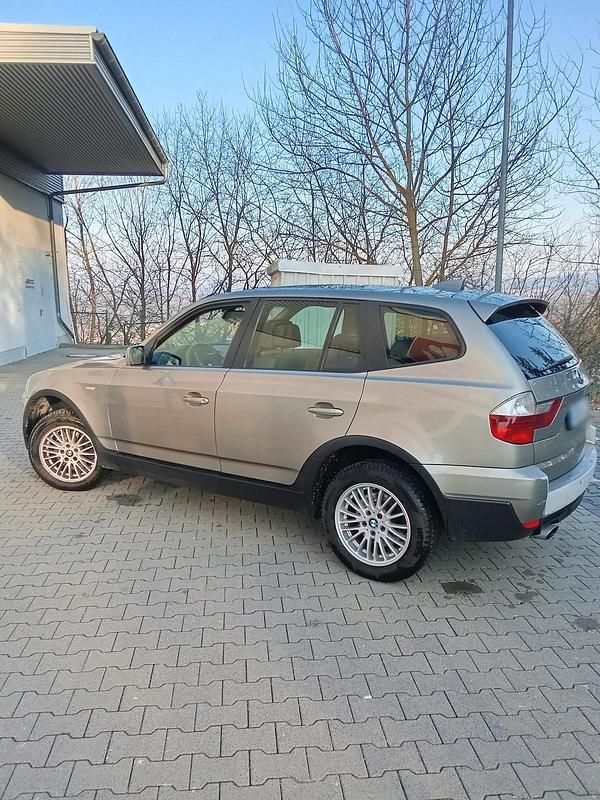 Gebraucht BMW X3 177 PS (130 kW) 2009 Gold SUV
