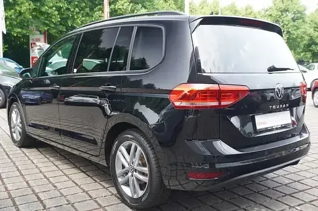 Gebraucht VW Touran 150 PS (110 kW) 2025 Schwarz Van / Kleinbus
