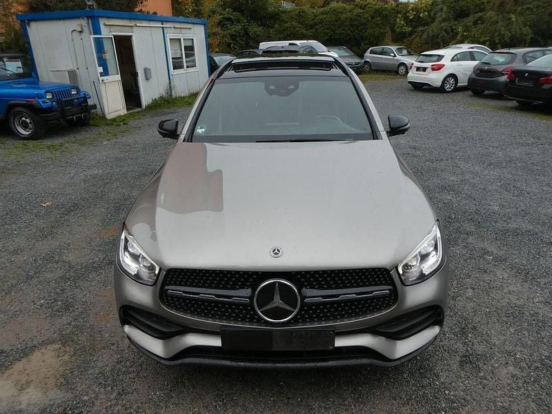 Grau Gebraucht 2019 Mercedes GLC400d AMG SUV | 26.999 € (Fairer Preis) - Bild 1/4