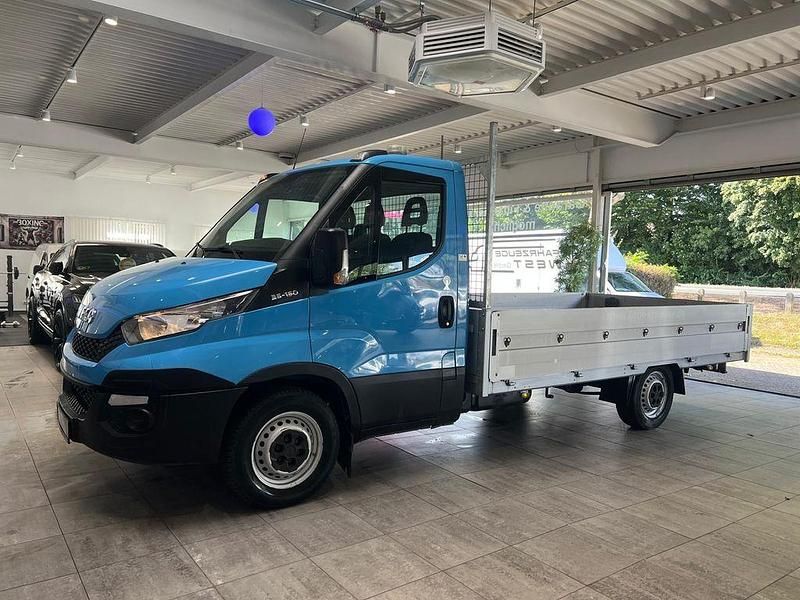 Blau Gebraucht 2015 Iveco Daily Van / Kleinbus | 15.490 € - Bild 1/4