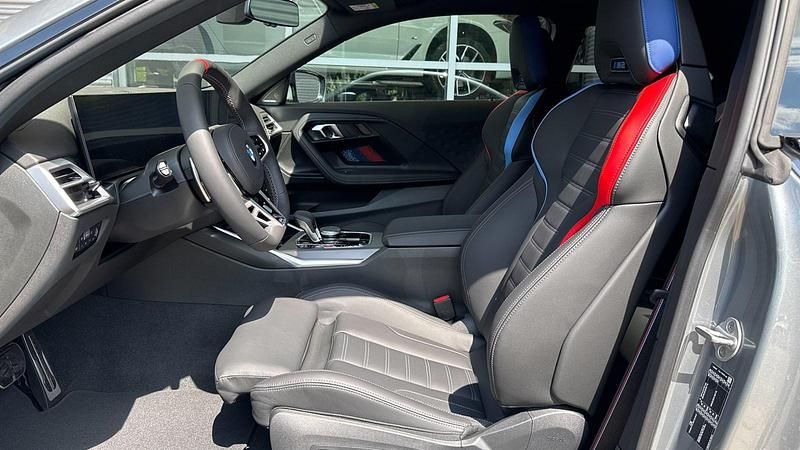 Neu BMW M2 Shadowline 480 PS (353 kW) 2025 Skyscraper grau metallic Coupé