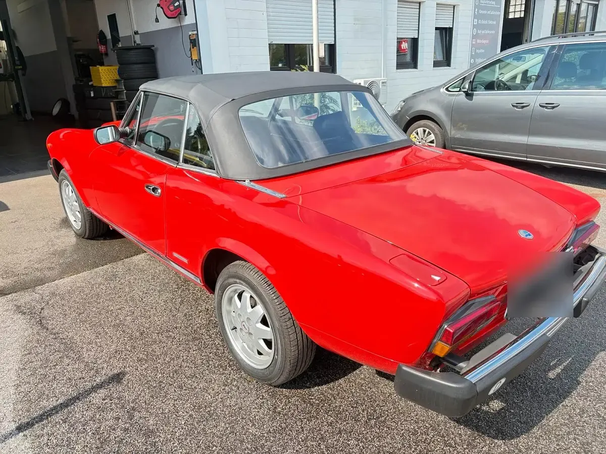 Gebraucht Fiat 124 Spider 76 PS (55 kW) 1986 Rot Cabrio