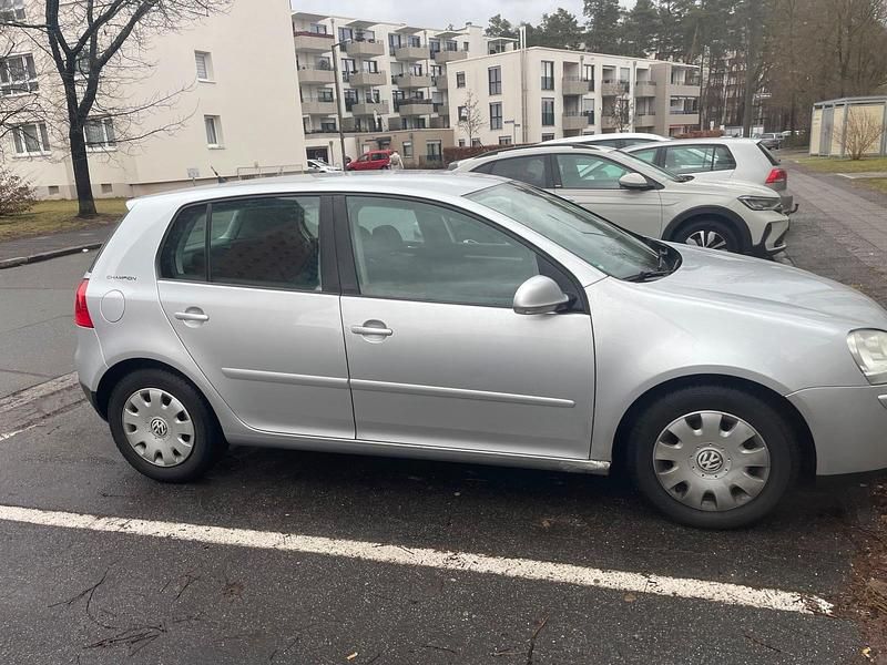 Gebraucht VW Golf V 102 PS (75 kW) 2007 Silber Kleinwagen