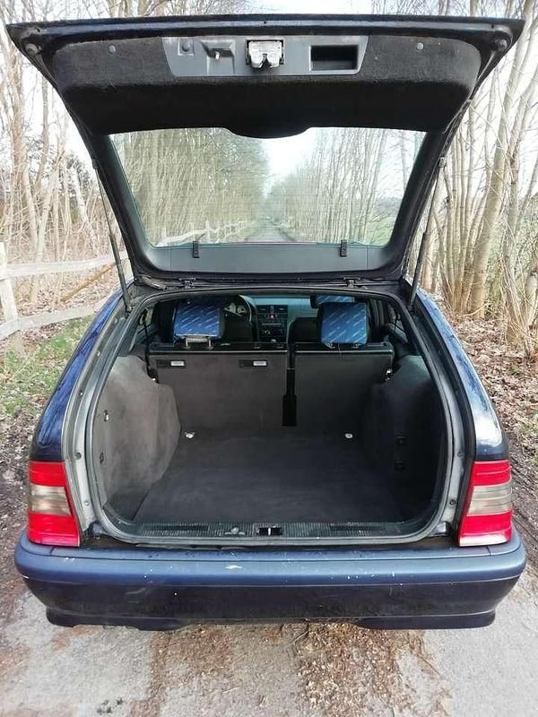 Gebraucht Mercedes C200 163 PS (119 kW) 2000 Blau Kombi