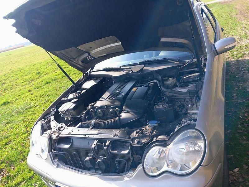 Gebraucht Mercedes C180 143 PS (105 kW) 2005 Silber Kombi