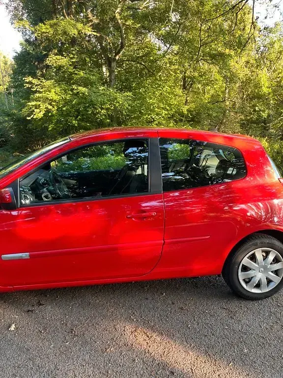 Gebraucht Renault Clio IV 75 PS (55 kW) 2012 Rot Limousine