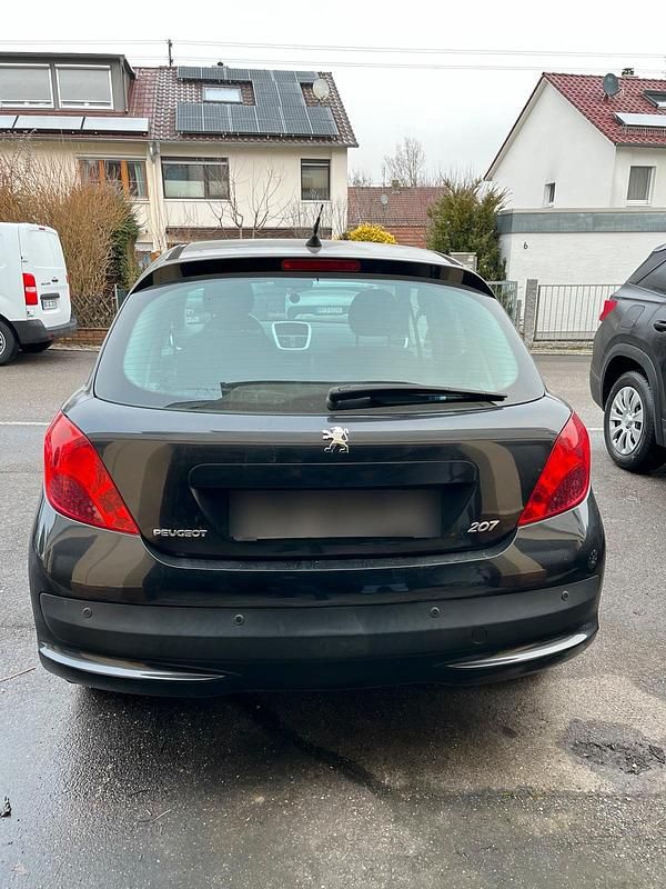 Gebraucht Peugeot 207 75 PS (55 kW) 2009 Schwarz Kleinwagen