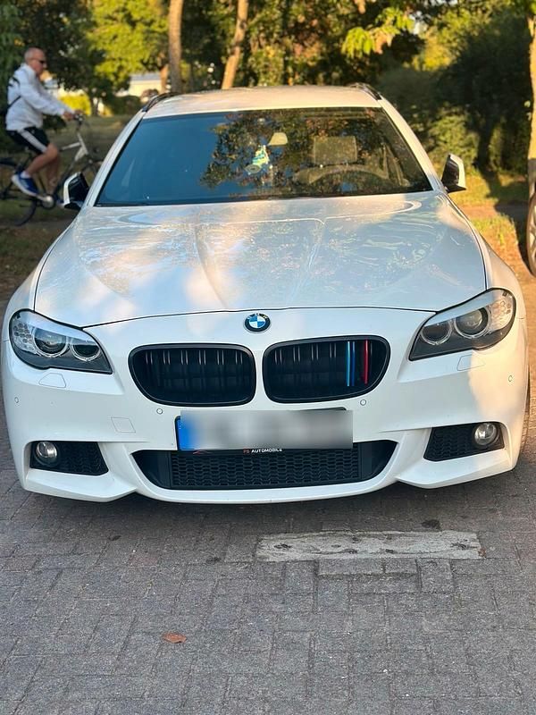 Weiß Gebraucht 2013 BMW 530 M Sport Kombi | 12.850 € (Fairer Preis) - Bild 1/4