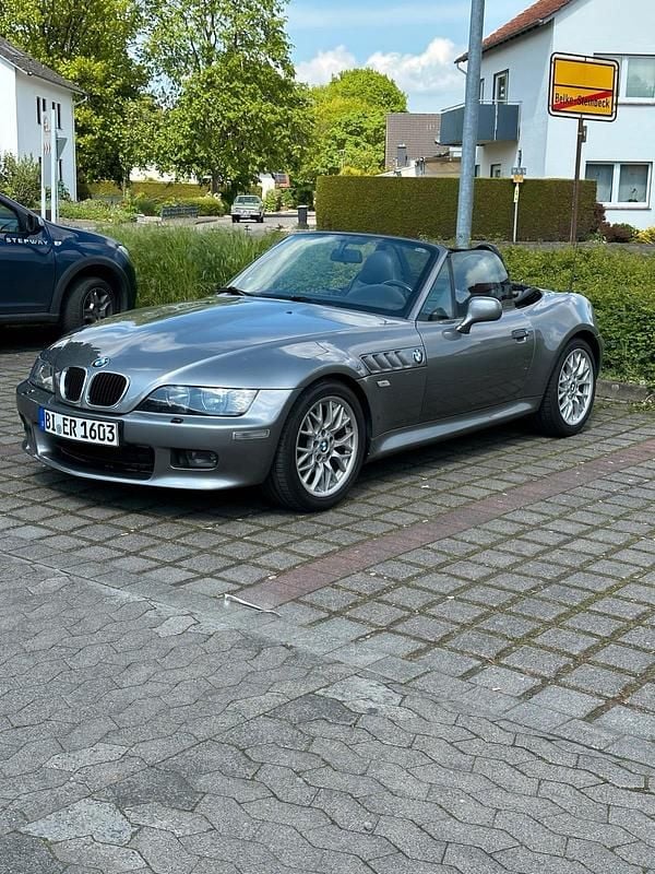 Grau Gebraucht 2002 BMW Z3 M Sport Cabrio | 8.499 € (Fairer Preis) - Bild 1/4