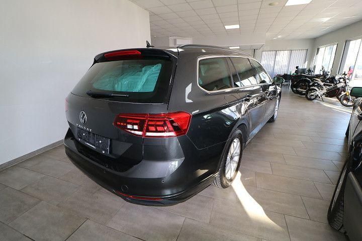 Gebraucht VW Passat Business 150 PS (110 kW) 2022 Grau Kombi