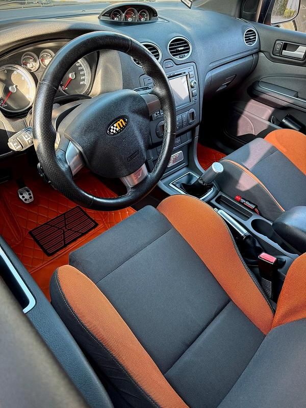 Gebraucht Ford Focus ST 250 PS (183 kW) 2006 Orange Limousine