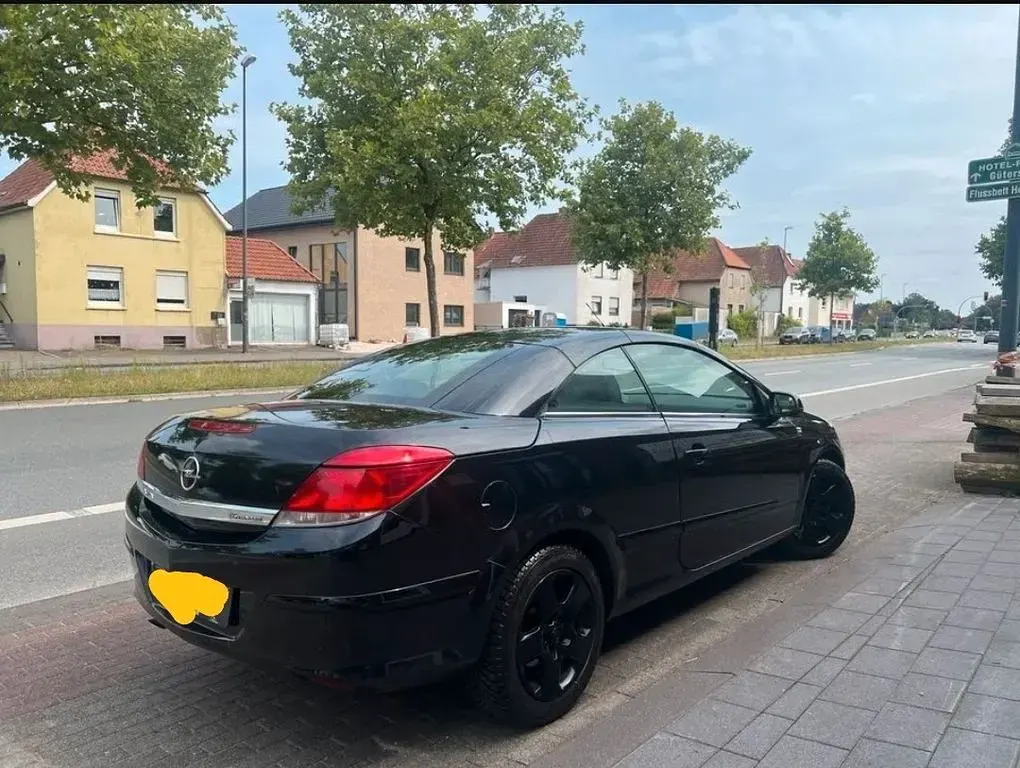 Gebraucht Opel Astra Sport 105 PS (77 kW) 2007 Schwarz Cabrio