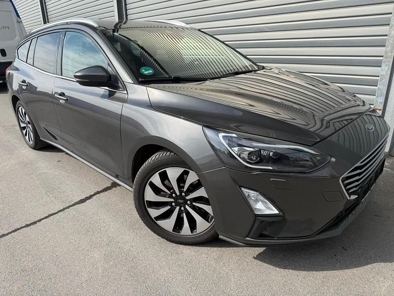Gebraucht Ford Focus Cool & Connect 125 PS (91 kW) 2018 Grau Kombi