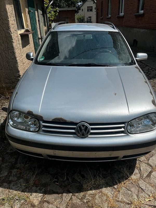 Grau Gebraucht 2002 VW Golf IV Kombi | 300 € - Bild 1/4