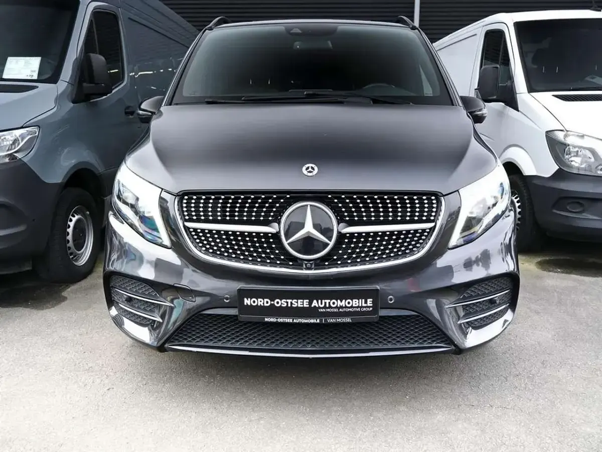 Gebraucht Mercedes V300 Avantgarde Edition 237 PS (174 kW) 2022 Graphitgrau metallic Van / Kleinbus