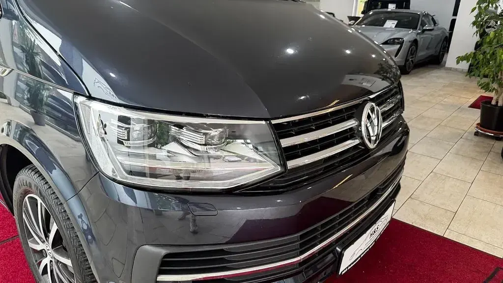 Gebraucht VW Multivan Highline 199 PS (146 kW) 2019 Starlight blue Van / Kleinbus