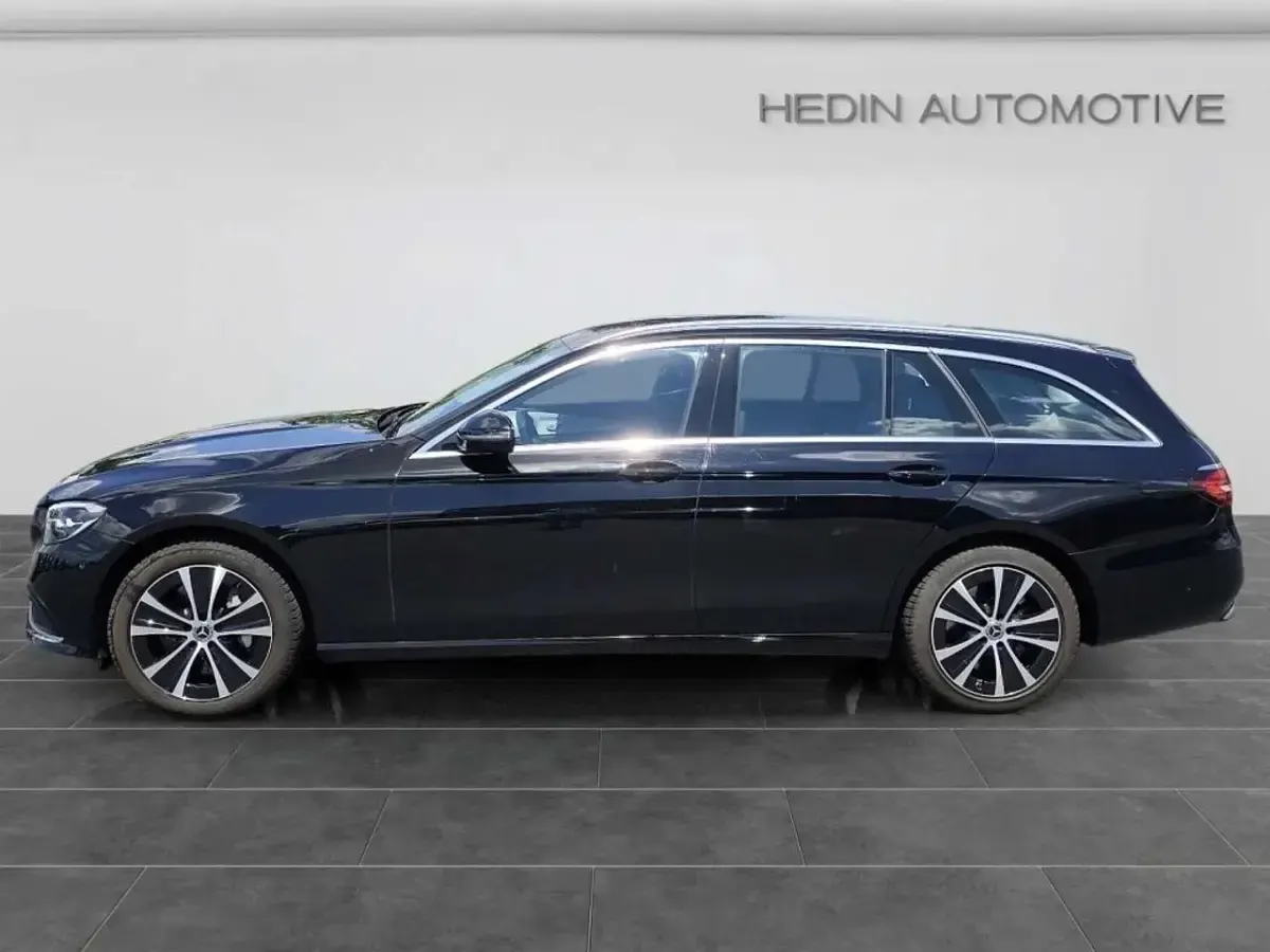 Gebraucht Mercedes E300 Avantgarde 194 PS (142 kW) 2023 Schwarz Limousine