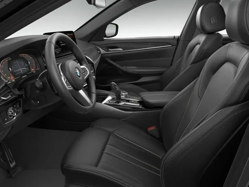 Gebraucht BMW 530 Performance 252 PS (185 kW) 2023 Schwarz Kombi