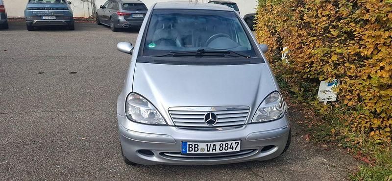 Grau Gebraucht 2003 Mercedes A170 Avantgarde Van / Kleinbus | 2.499 € (Fairer Preis) - Bild 1/4