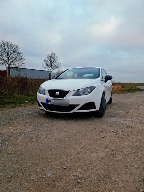 Gebraucht Seat Ibiza SC 60 PS (44 kW) 2010 Weiß Kleinwagen