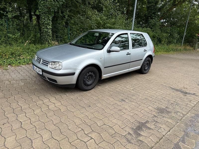 Silber Gebraucht 2001 VW Golf IV Limousine | 1.750 € (Guter Preis) - Bild 1/4
