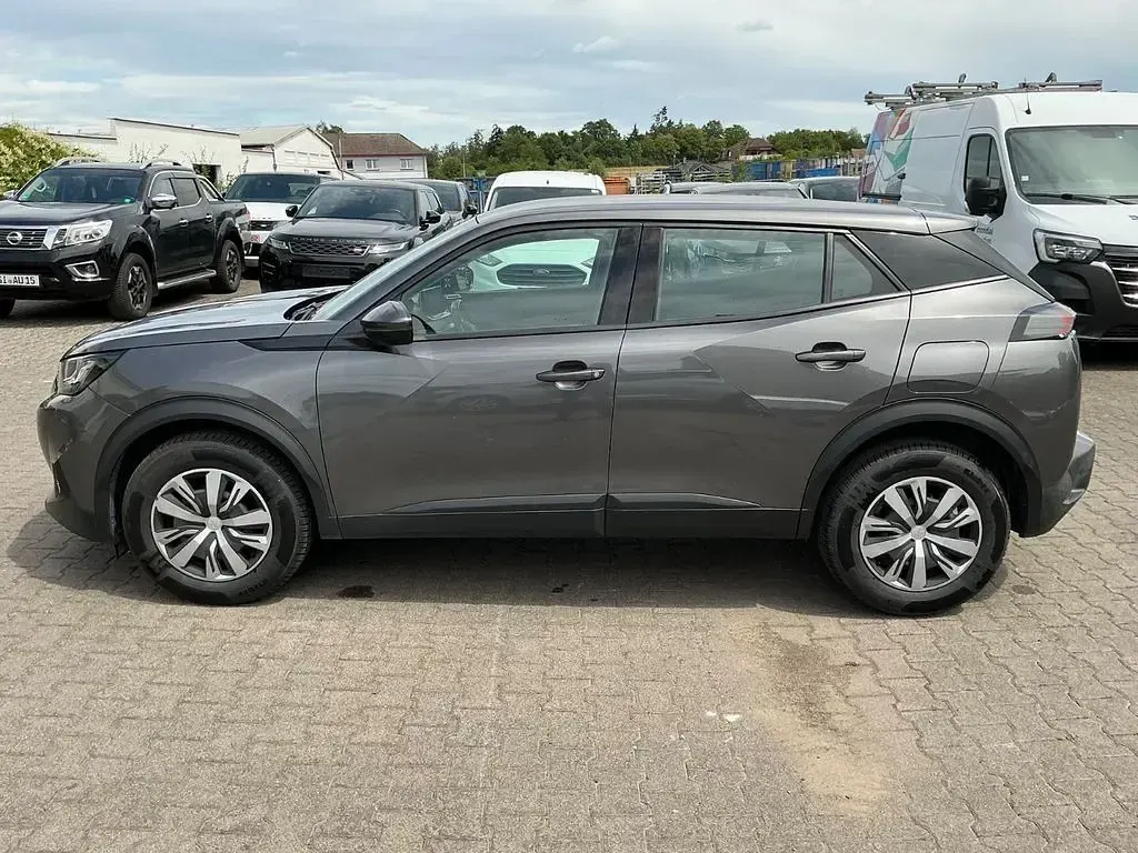 Gebraucht Peugeot 2008 Active 110 PS (80 kW) 2021 Grau SUV