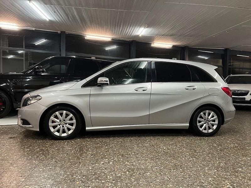 Gebraucht Mercedes B180 109 PS (80 kW) 2012 Silber Van / Kleinbus