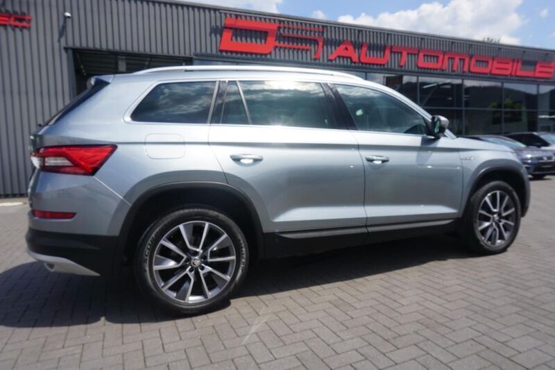 Business grau Gebraucht 2020 Skoda Kodiaq Scout 4x4 SUV | 32.990 € (Fairer Preis) - Bild 1/4