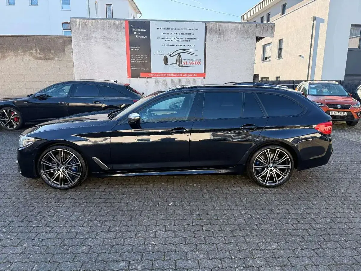 Gebraucht BMW 550 M Sport 400 PS (294 kW) 2019 Carbonschwarz Kombi