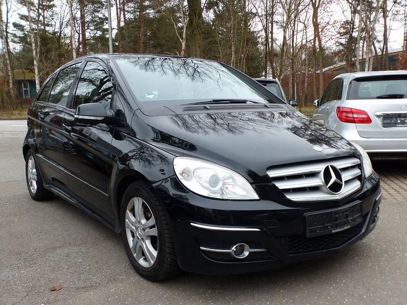 Gebraucht Mercedes B180 109 PS (80 kW) 2008 Schwarz Van / Kleinbus