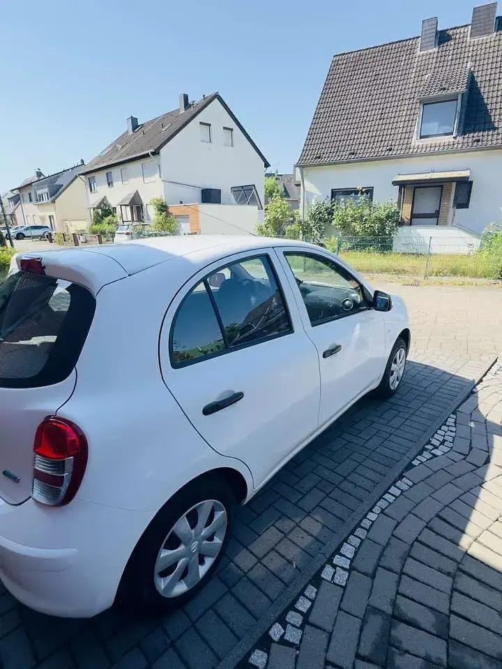 Gebraucht Nissan Micra Acenta 80 PS (58 kW) 2013 Weiß Kleinwagen