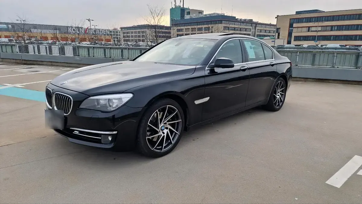 Usata BMW 730 258 CV (189 kW) 2013 Nero Berlina