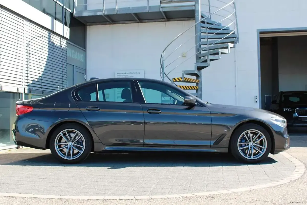 Gebraucht BMW 530e iPerformance 252 PS (185 kW) 2020 Sophistograu brillanteffekt me Limousine
