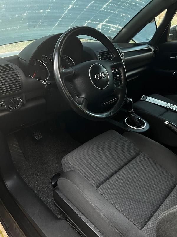Gebraucht Audi A2 75 PS (55 kW) 2001 Schwarz Kleinwagen