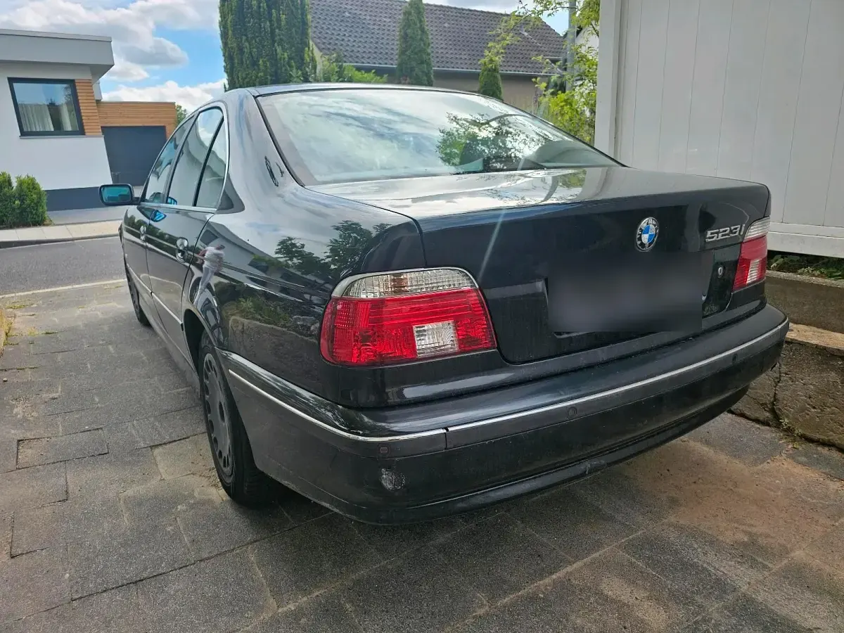 Gebraucht BMW 523 170 PS (125 kW) 1999 Schwarz Limousine