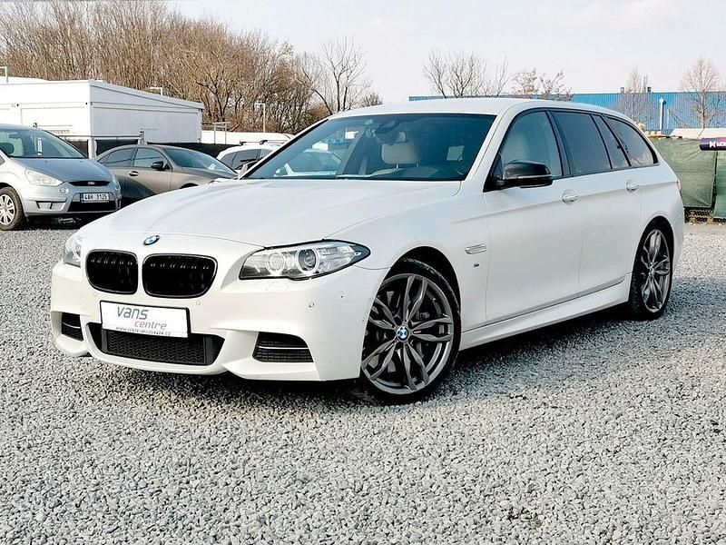 Gebraucht BMW M550 Performance 381 PS (280 kW) 2015 Weiß Limousine