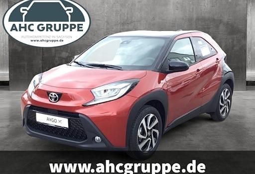 Gebraucht Toyota Aygo X Basis 72 PS (52 kW) 2025 Rot SUV