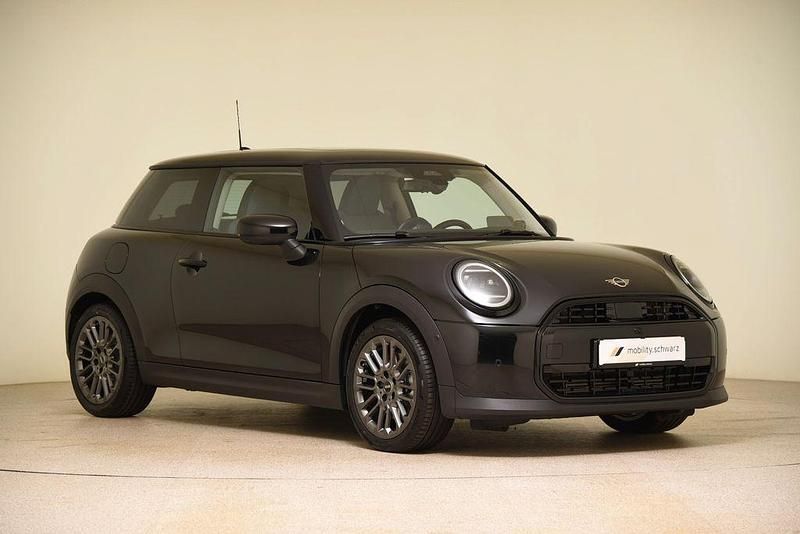 Gebraucht Mini Cooper Classic 156 PS (114 kW) 2024 Schwarz Kleinwagen