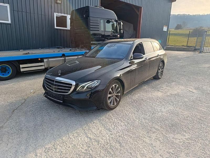 Gebraucht Mercedes E200 160 PS (117 kW) 2019 Schwarz Kombi