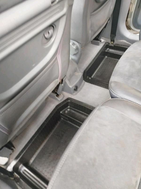 Gebraucht Nissan Almera Tino 116 PS (85 kW) 2004 Grau Van / Kleinbus