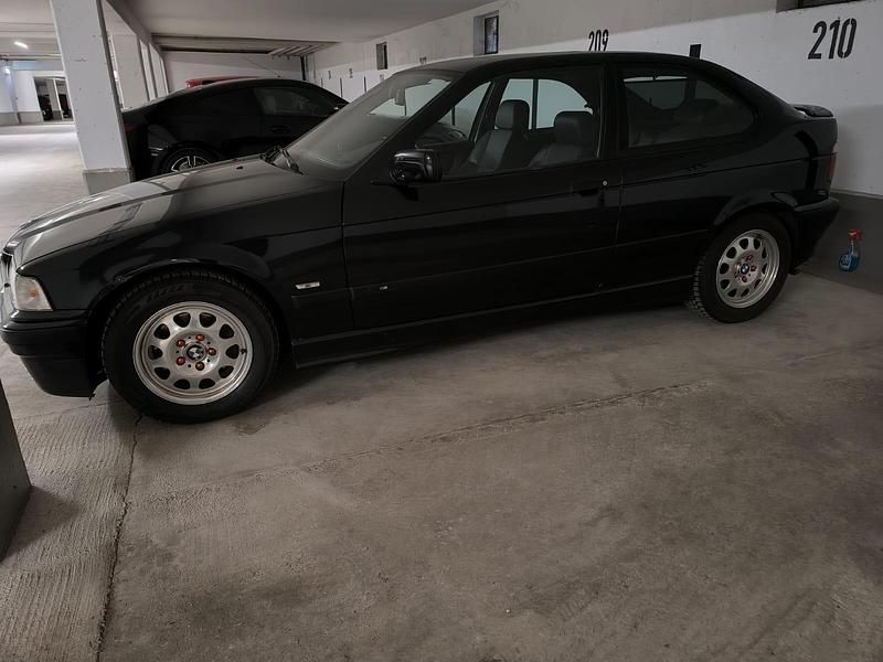 Gebraucht BMW 323 Compact 170 PS (125 kW) 1999 Schwarz Kleinwagen
